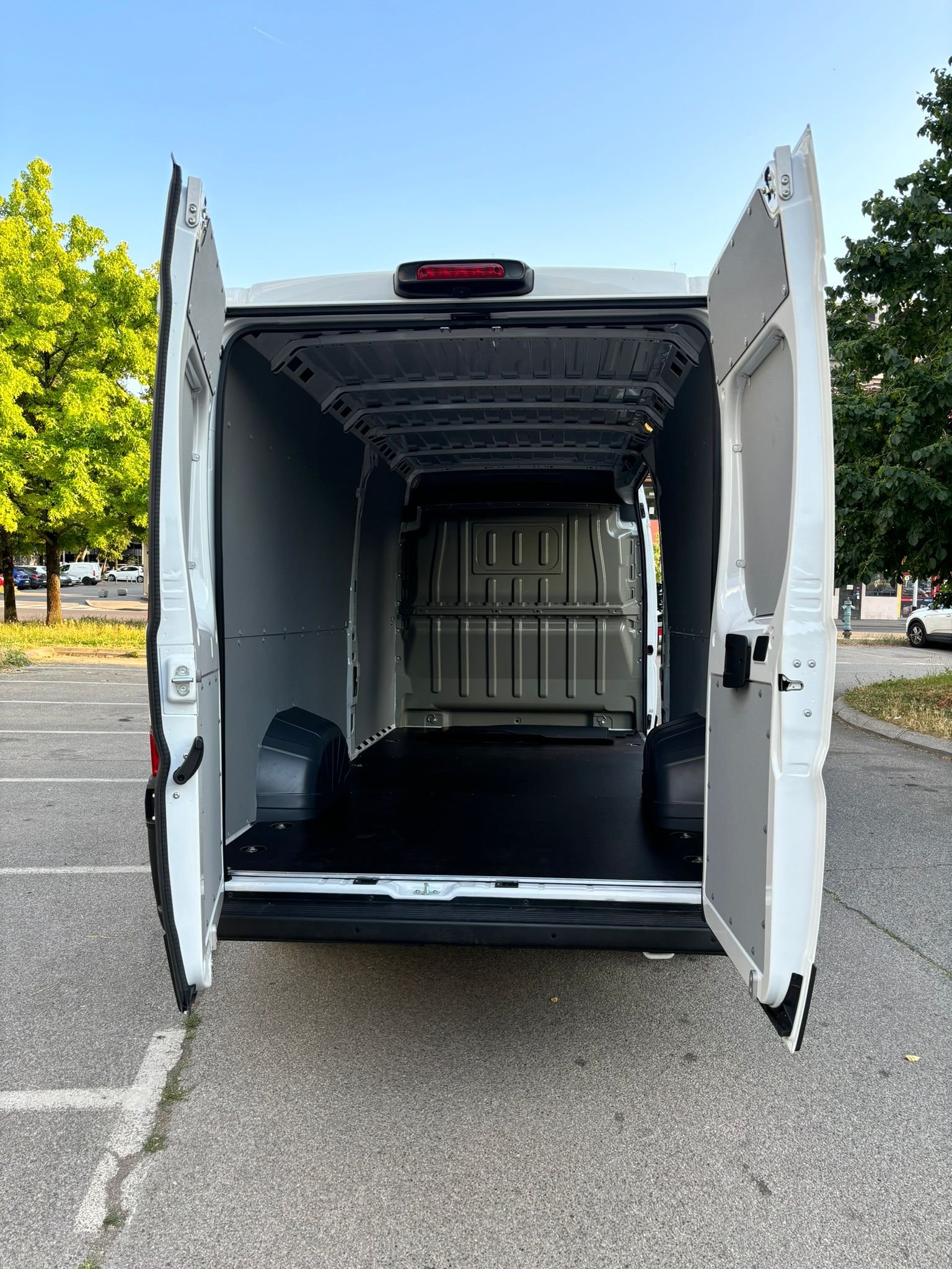 Fiat Ducato L4H2 - bočni pogled